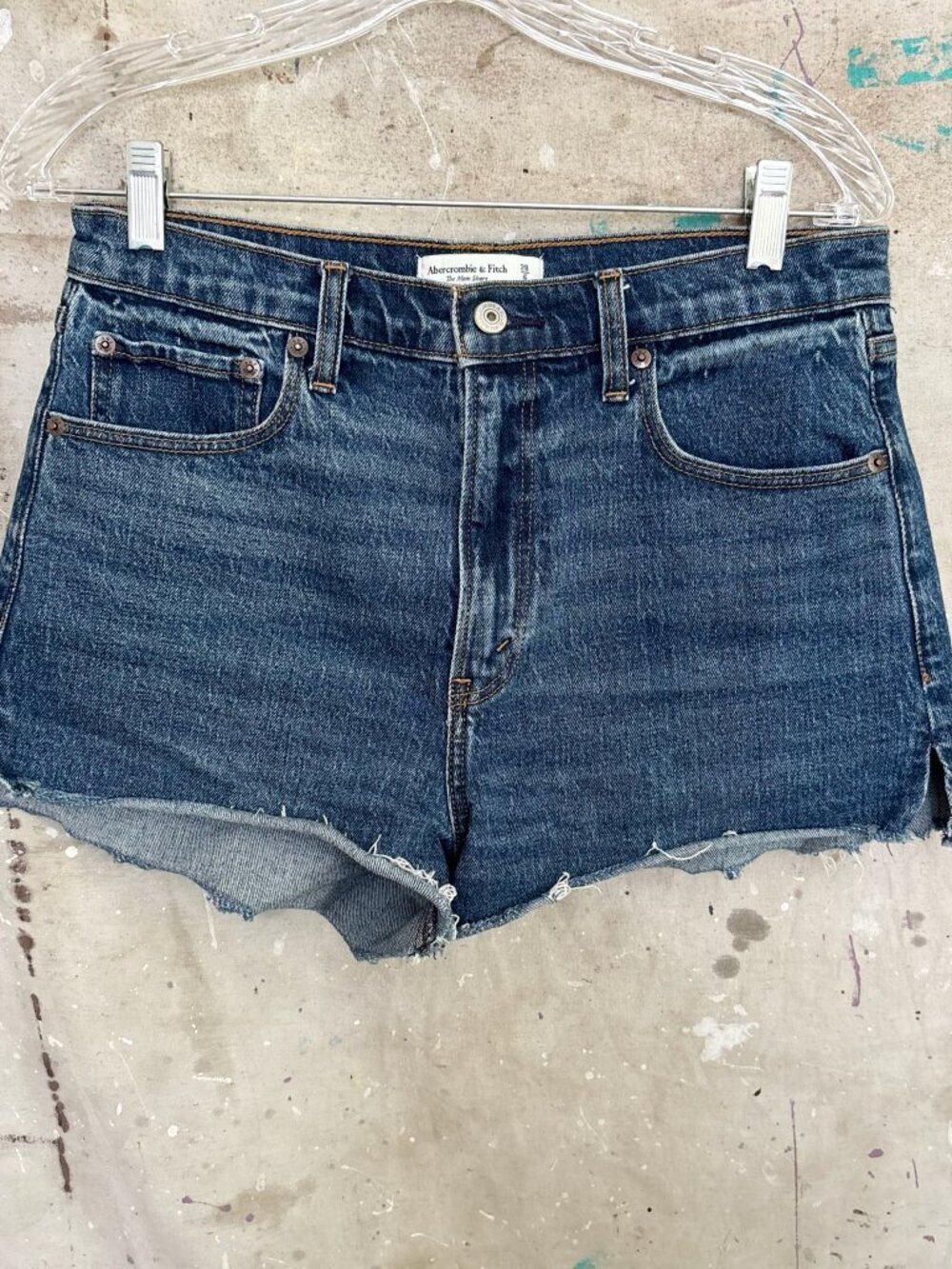 Abercrombie High Rise the Mom Short